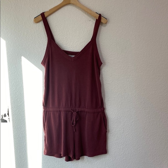 Daily Ritual Women's Burgundy Sunwashed Sleeveless Modal Blend V Neck Romper L - Picture 2 of 8